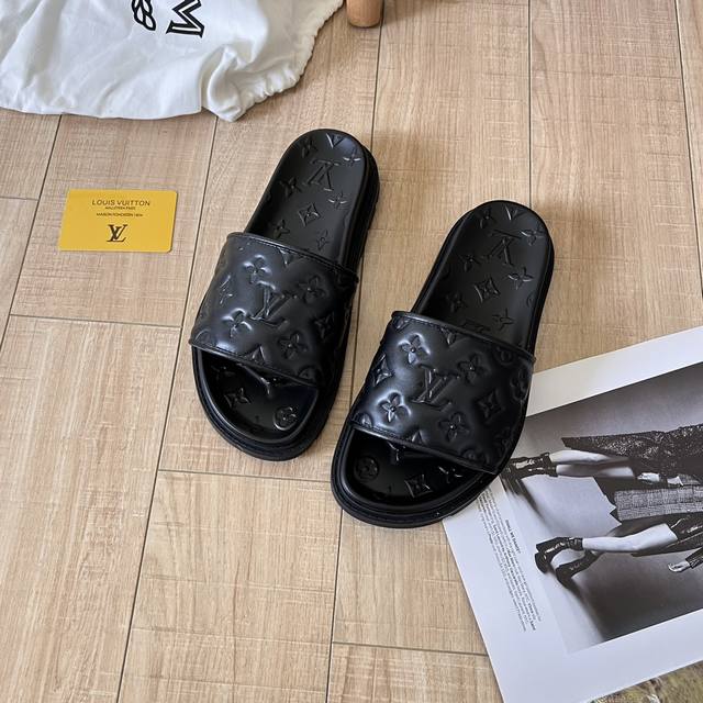 出厂： Louis Vuitton 2024顶级专柜 新款限定 官网上新 全球首发 Lv-路易威登 24Ss-厚底拖 Lv拖鞋 Lv厚底 Lv潮鞋 小红书推荐新